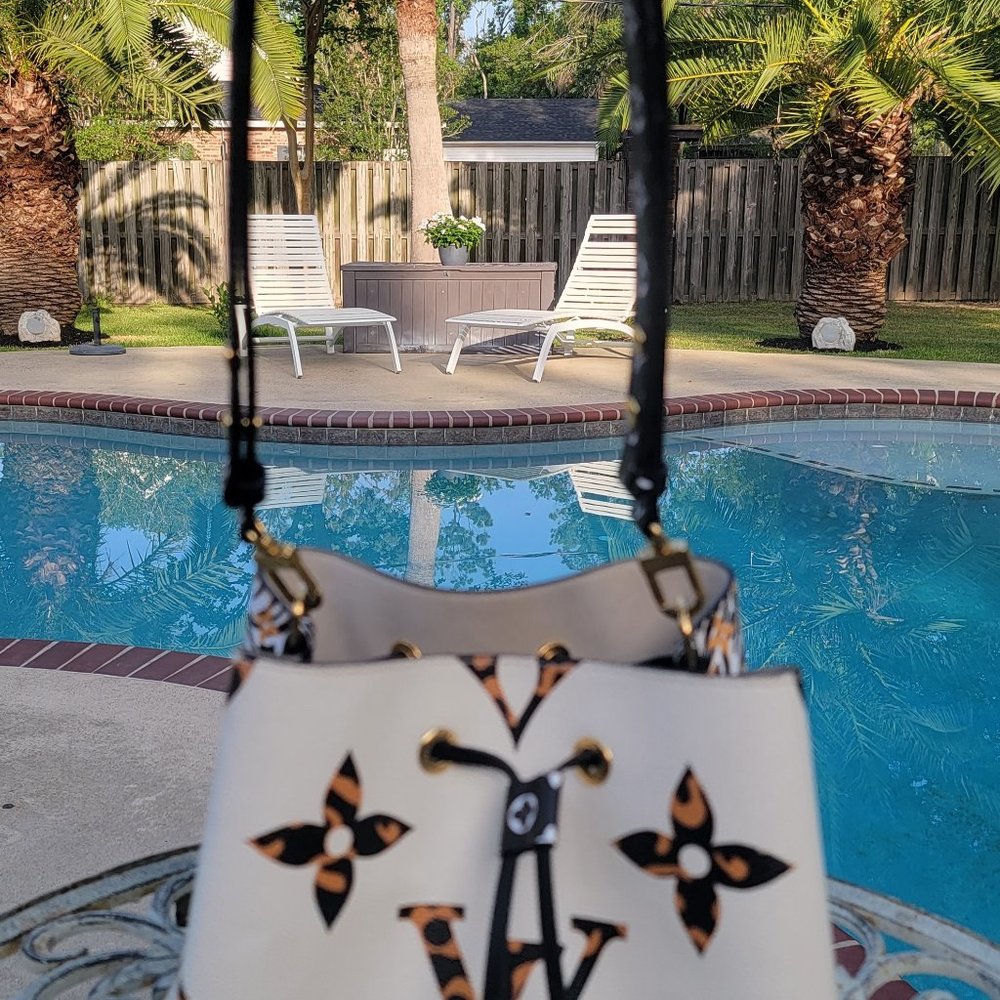 ❌❌SOLD ❌❌  Louis Vuitton NeoNoe Giant Jungle Ivory - Picture 4 of 16